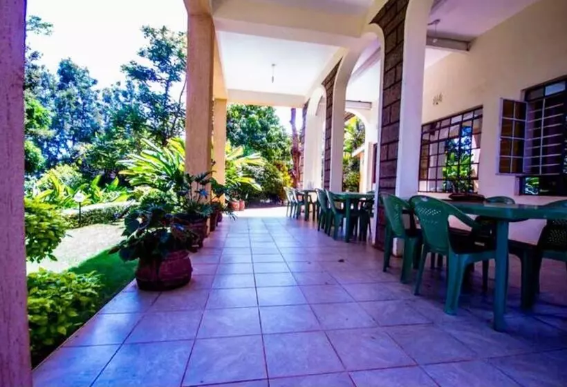 تختخواب و صبحانه Riverfront Gardens
