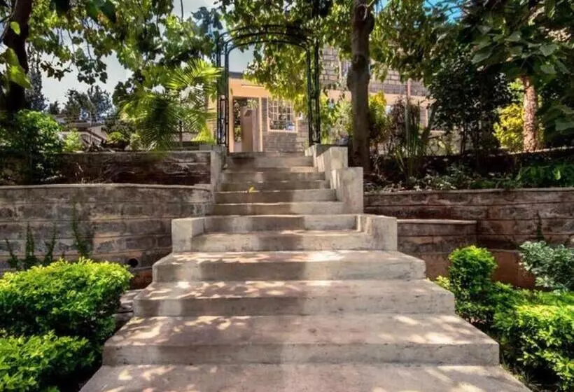 تختخواب و صبحانه Riverfront Gardens
