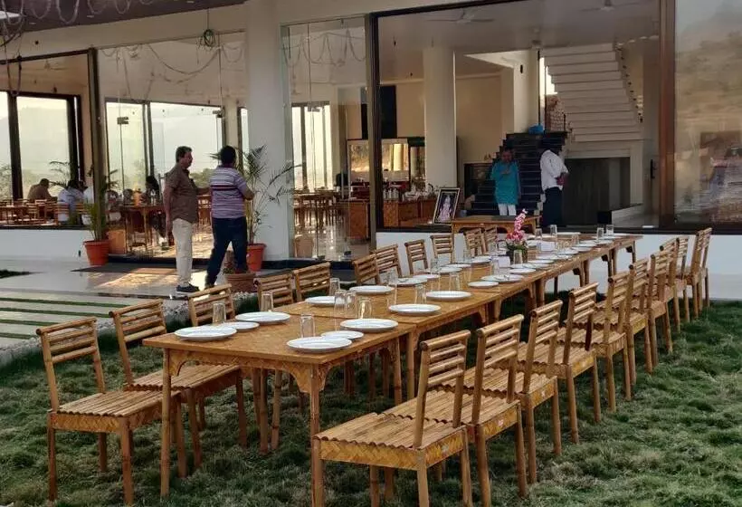 Hotelli Ajanta Green Restaurant And Resort