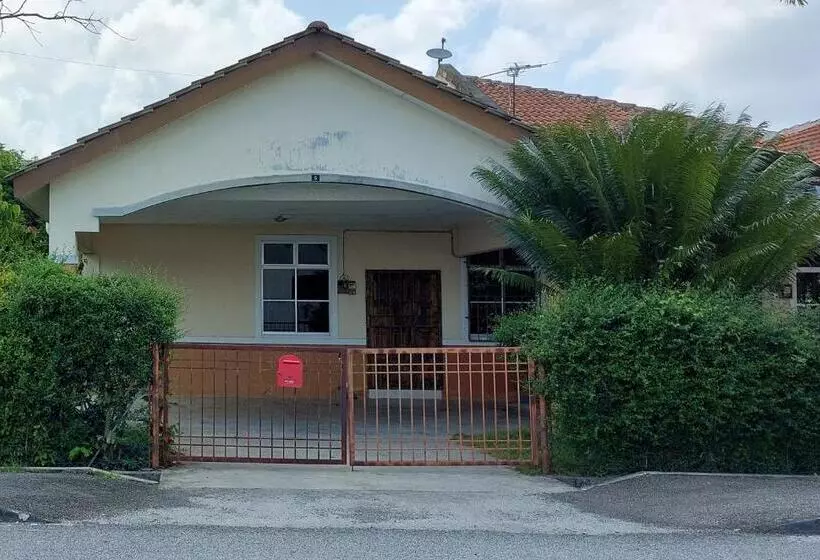 Hotelli Chalet Purnama