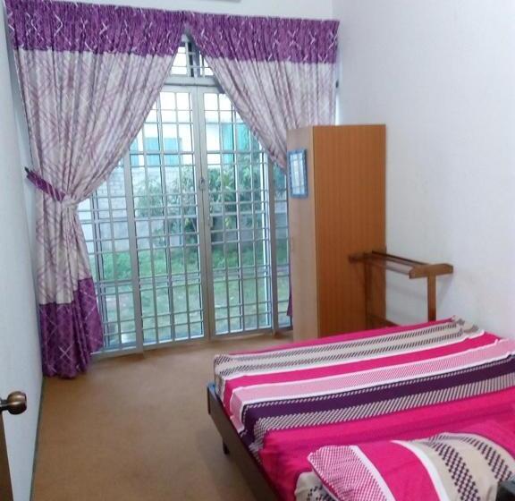 בית מלון כפרי Chalet Purnama