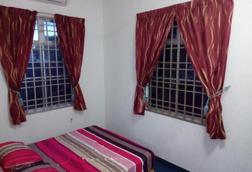 בית מלון כפרי Chalet Purnama