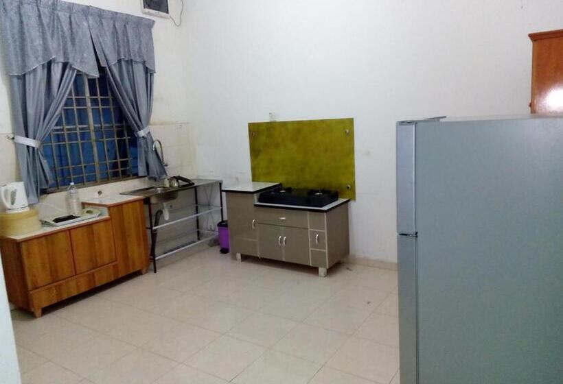 בית מלון כפרי Chalet Purnama