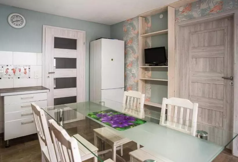 Majatalo Monteurzimmer Rabe