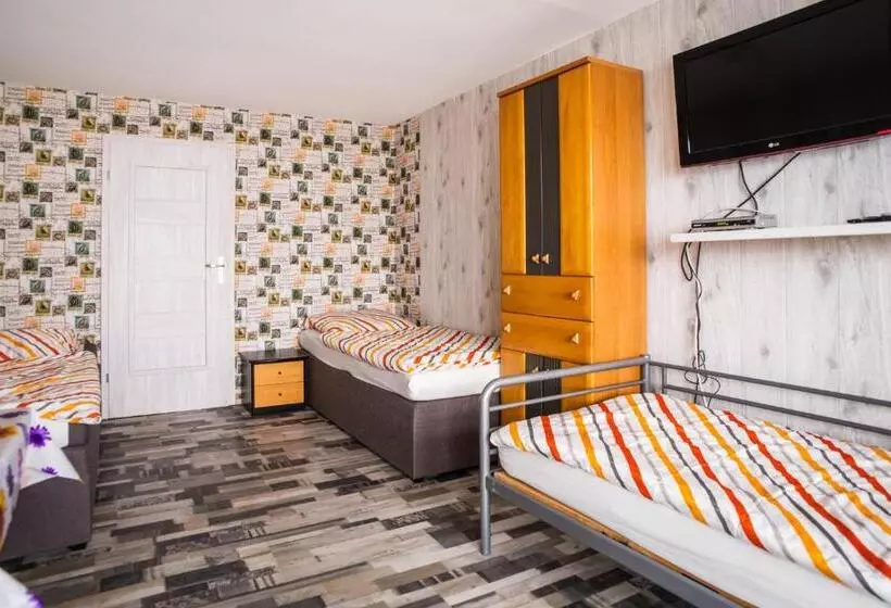 Majatalo Monteurzimmer Rabe