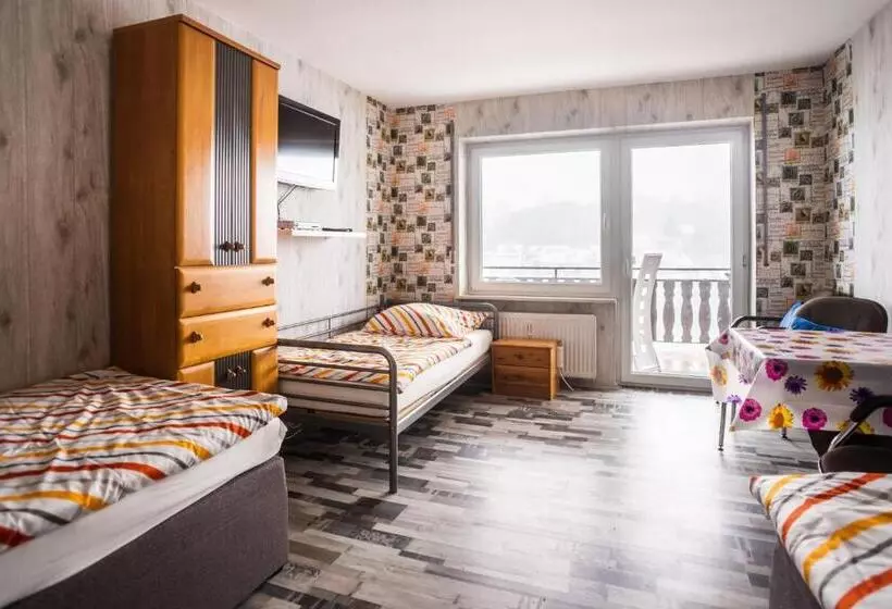 Majatalo Monteurzimmer Rabe