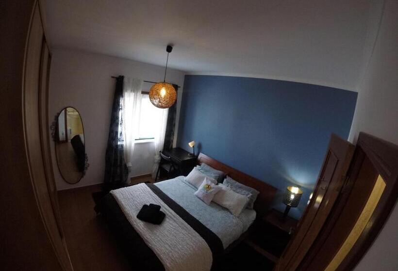 پانسیون Peniche Surf Lodge 2