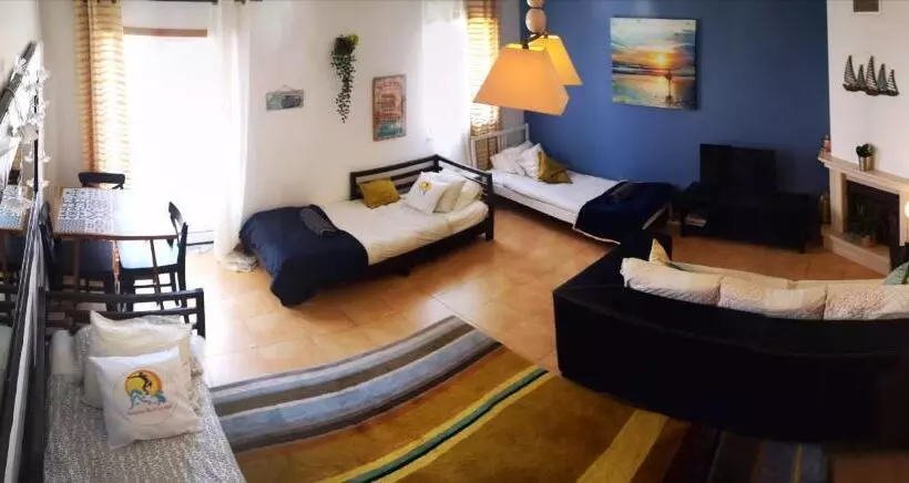 Majatalo Peniche Surf Lodge 2