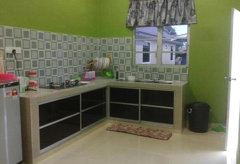 Nocleg ze śniadaniem Tok Ayah Homestay Transit Room