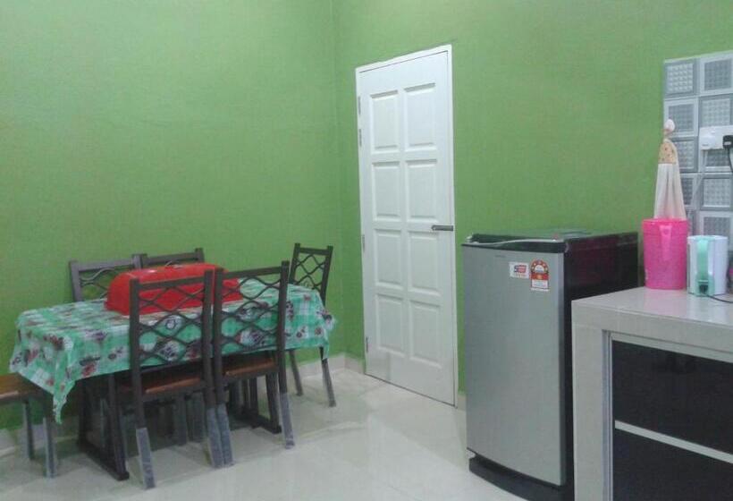 Nocleg ze śniadaniem Tok Ayah Homestay Transit Room