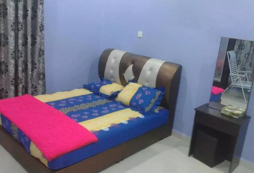 Aamiaismajoitus (B&B) Tok Ayah Homestay Transit Room