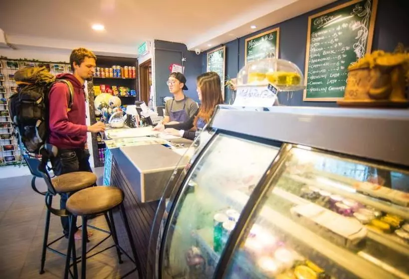 カプセルホテル Traveller Bunker Hostel