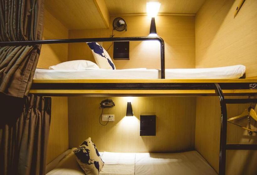 Capsule Hotel Traveller Bunker Hostel