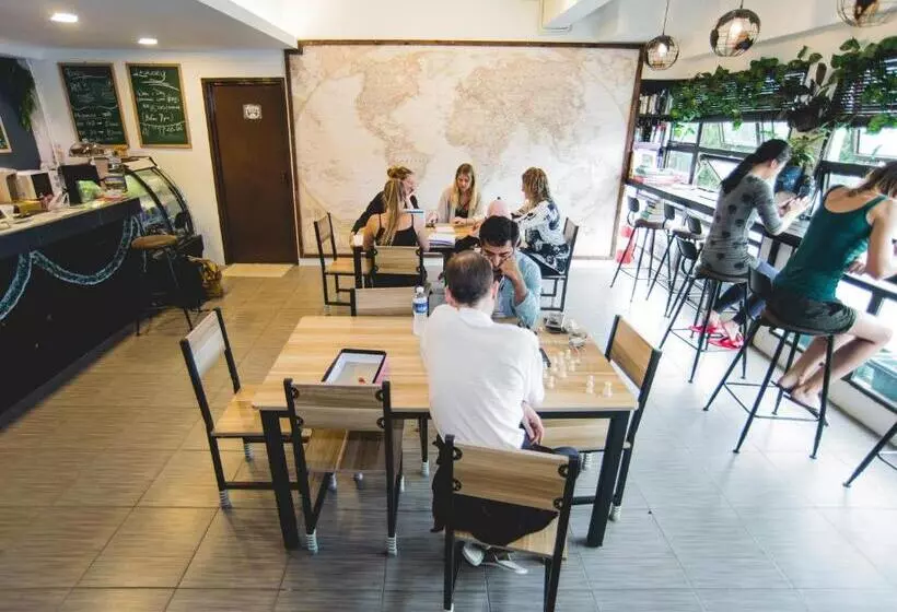 カプセルホテル Traveller Bunker Hostel