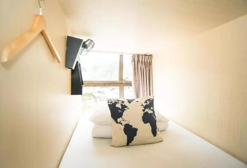 カプセルホテル Traveller Bunker Hostel
