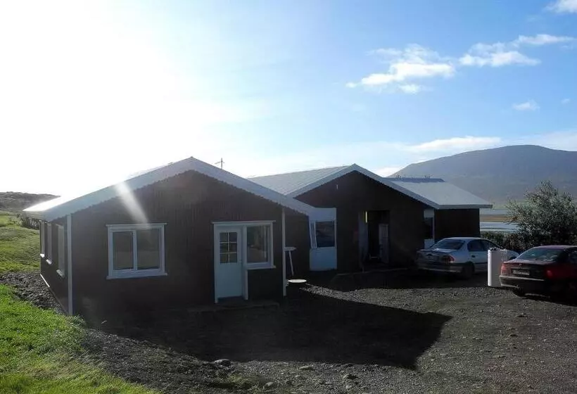 هتل Icelandhorsetours   Helluland