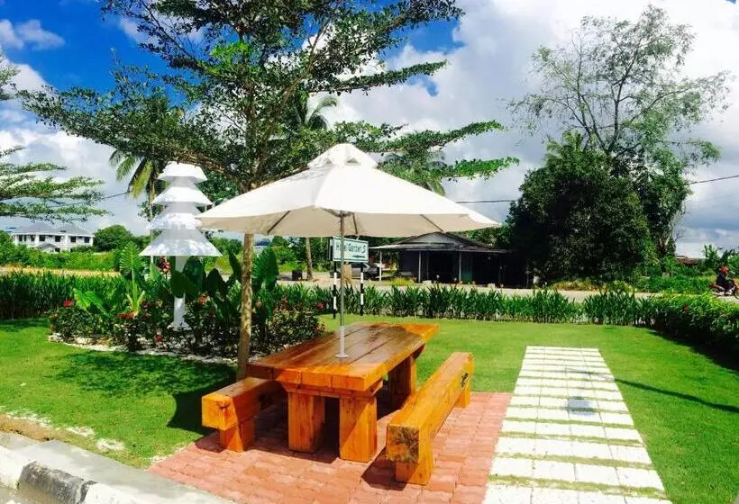 Hotelli Semerah Garden