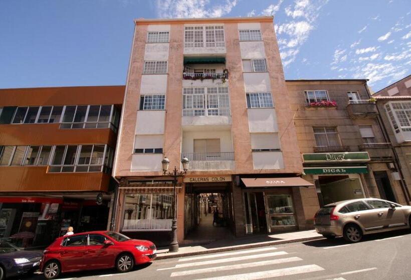 펜션 Albergue Lalin Centro