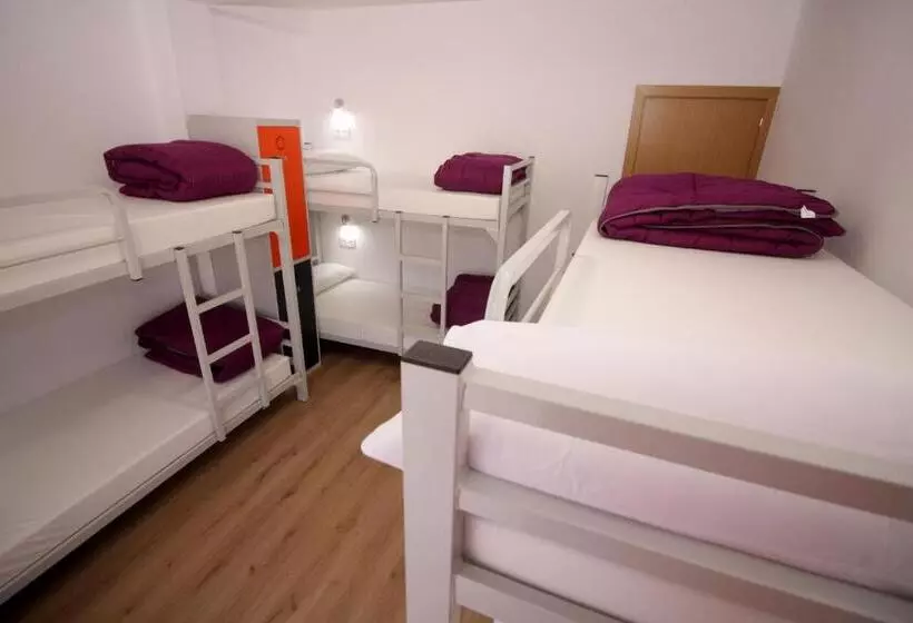ペンション Albergue Lalin Centro