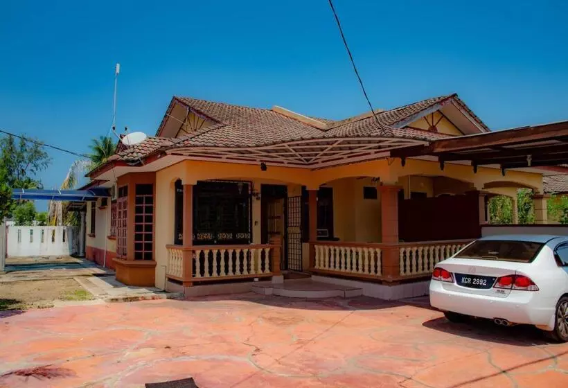 ペンション Beachland Guesthouse