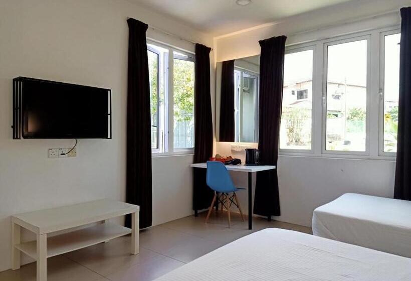 پانسیون Summer Green Lodge