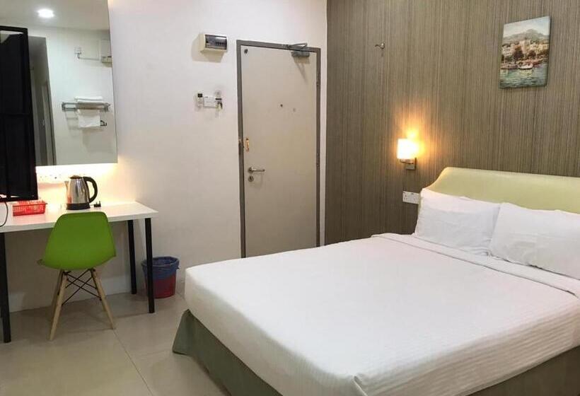 پانسیون Summer Green Lodge