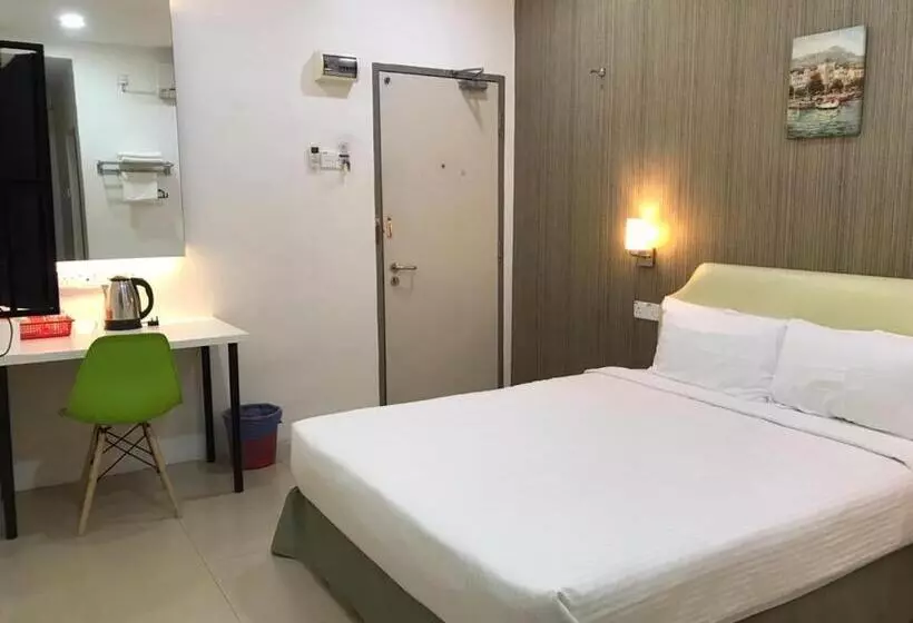 پانسیون Summer Green Lodge