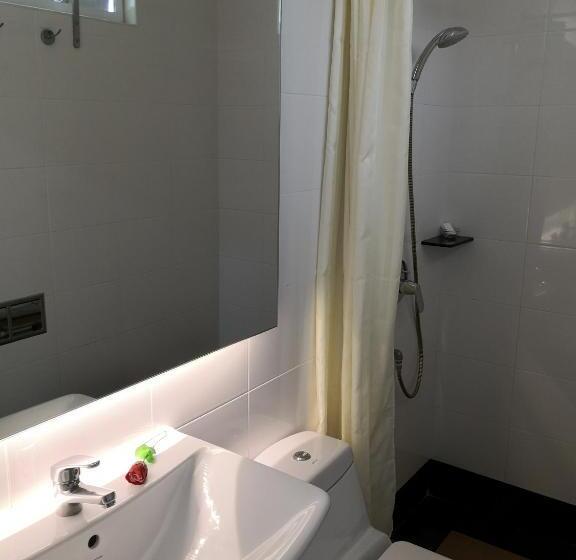 پانسیون Summer Green Lodge