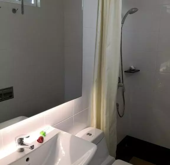 پانسیون Summer Green Lodge