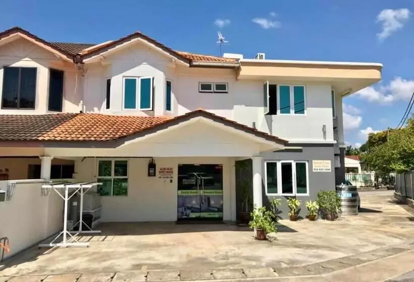 پانسیون Summer Green Lodge