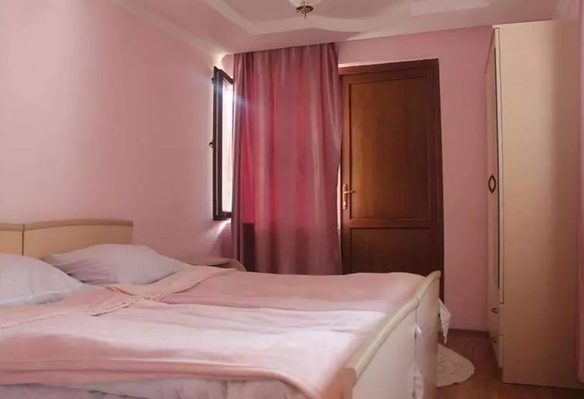 پانسیون Sunny