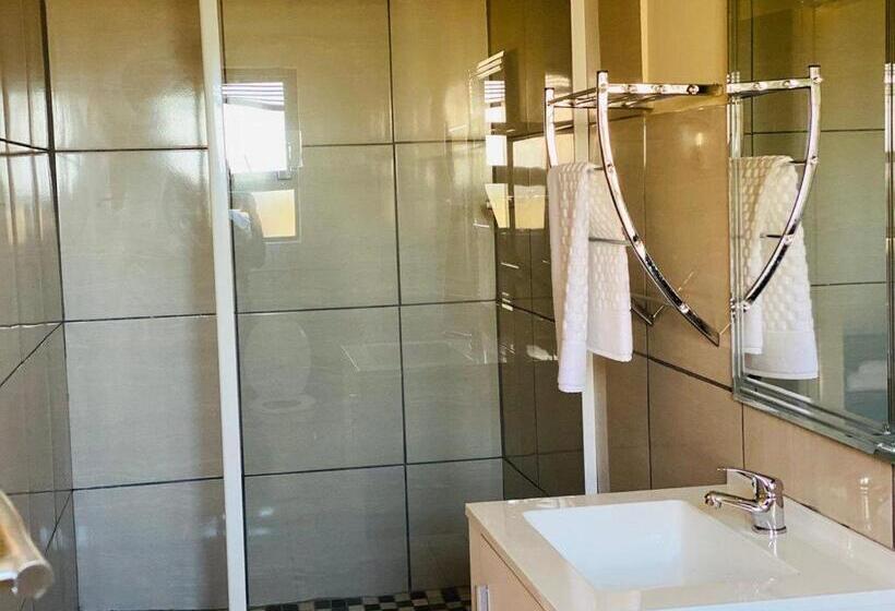 Pension Tshinakie Guesthouse Pretoria