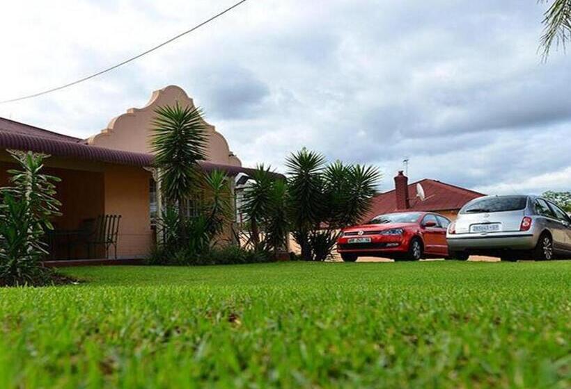 Pension Tshinakie Guesthouse Pretoria