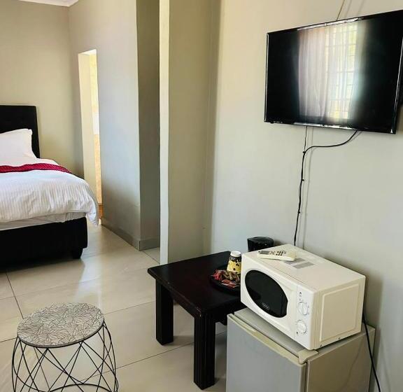 Pension Tshinakie Guesthouse Pretoria