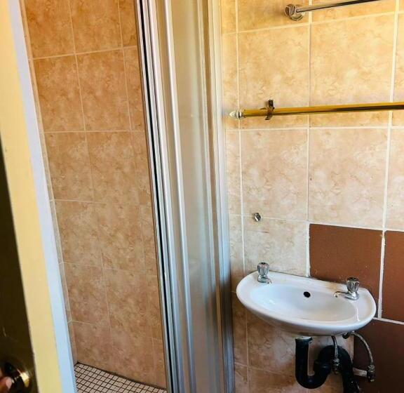 Pension Tshinakie Guesthouse Pretoria