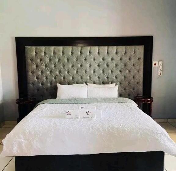 Pension Tshinakie Guesthouse Pretoria