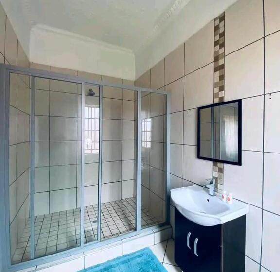 Pension Tshinakie Guesthouse Pretoria