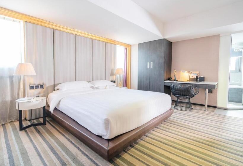 重庆江北观音桥高悦酒店地铁站店