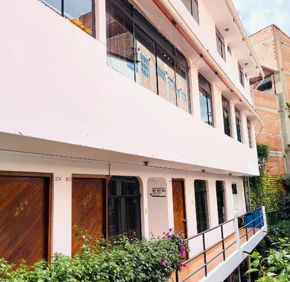 هاستل Alpes Huaraz