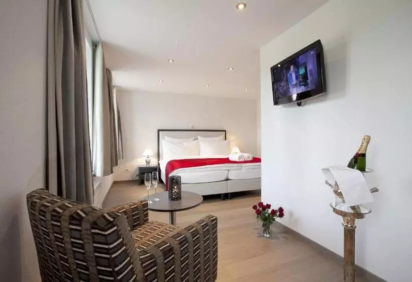 ユースホステル Landgasthof Wartegg