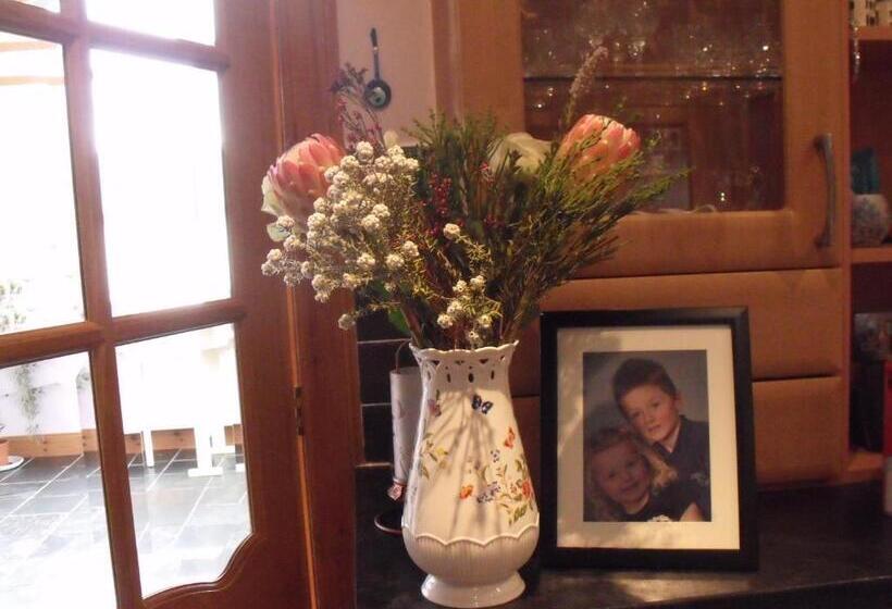 تختخواب و صبحانه Arisaig Guest House