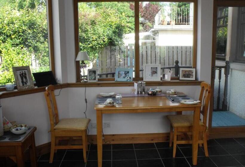 تختخواب و صبحانه Arisaig Guest House