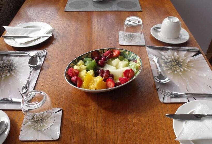 تختخواب و صبحانه Arisaig Guest House