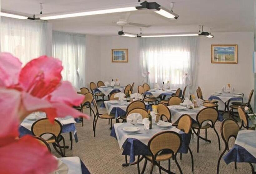 בית מלון כפרי Atene Albergo Riccione