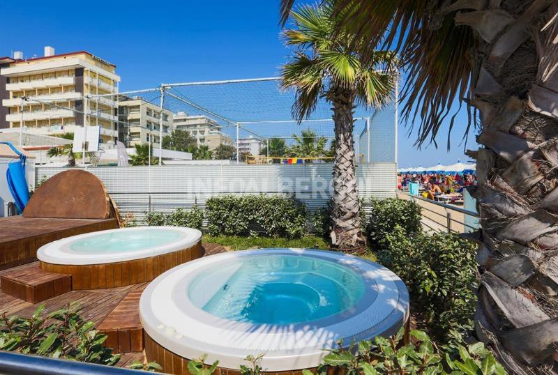 בית מלון כפרי Atene Albergo Riccione