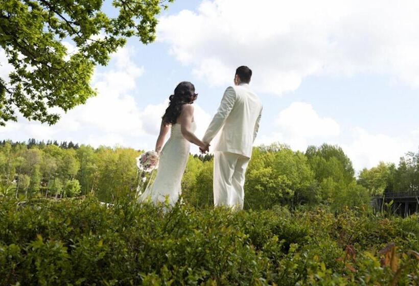 فندق åh Stifts  & Konferensgård