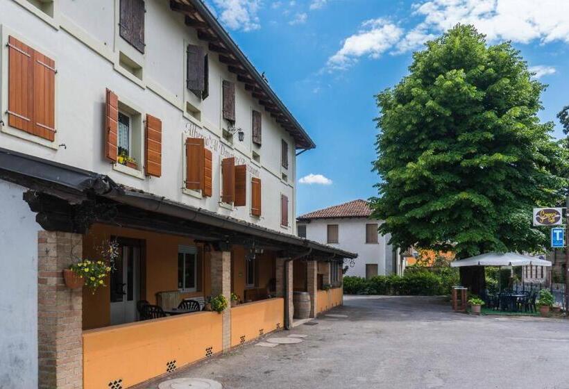 בית מלון כפרי Ristorante Albergo Al Donatore