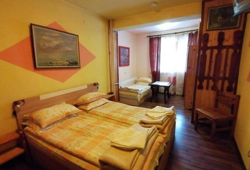 ペンション семеен хотел калина Family Hotel Kalina говедарци