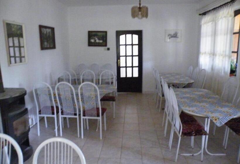 Vizimalom Kemping, Panzió és étterem