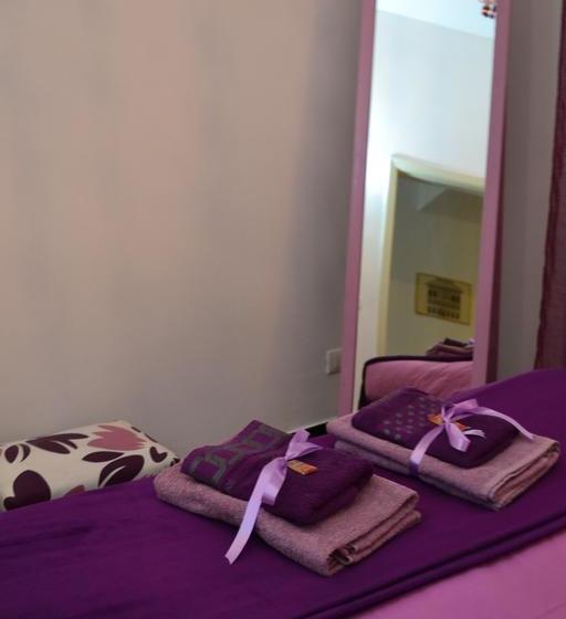 تختخواب و صبحانه Ariadimare